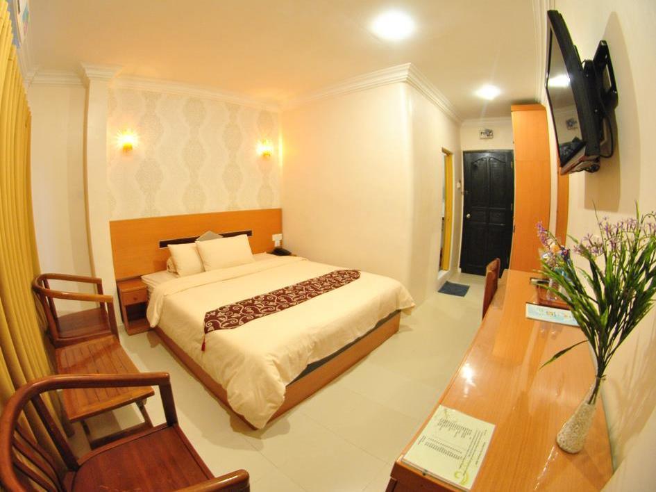 Hotel Panorama Tanjung Pinang Exterior photo