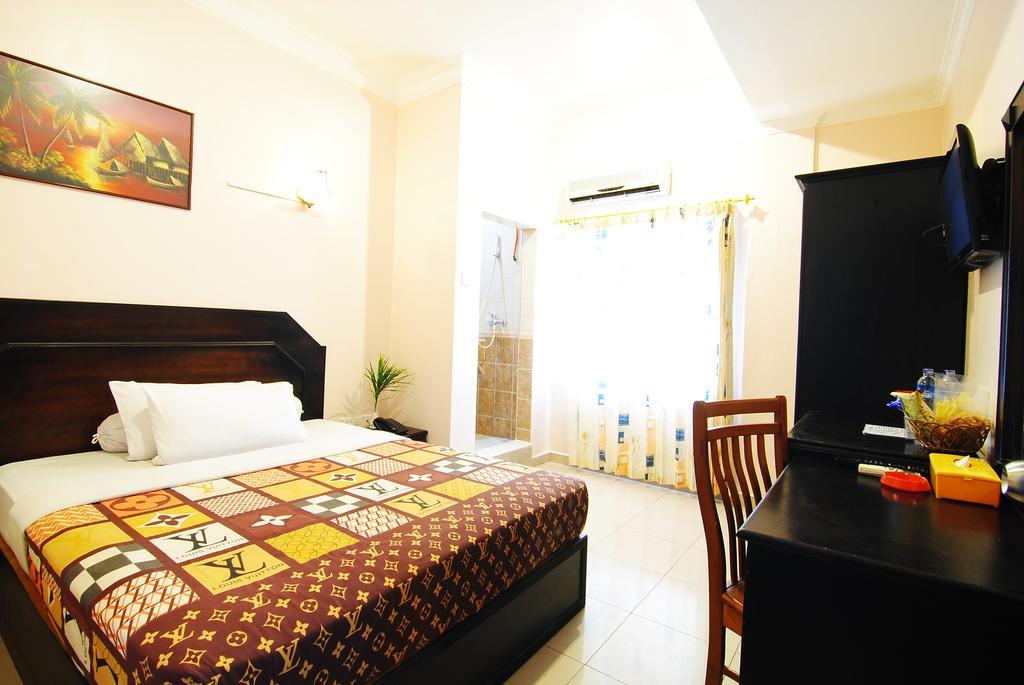 Hotel Panorama Tanjung Pinang Exterior photo